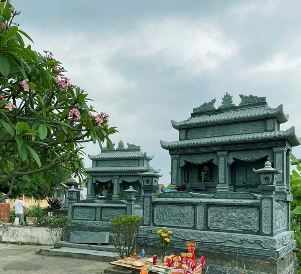 Mẫu Lăng Mộ Đá Gia Đình Dòng Tộc Đẹp Đơn Giản – Mẫu Lăng Mộ Đá Xanh Rêu Cao Cấp