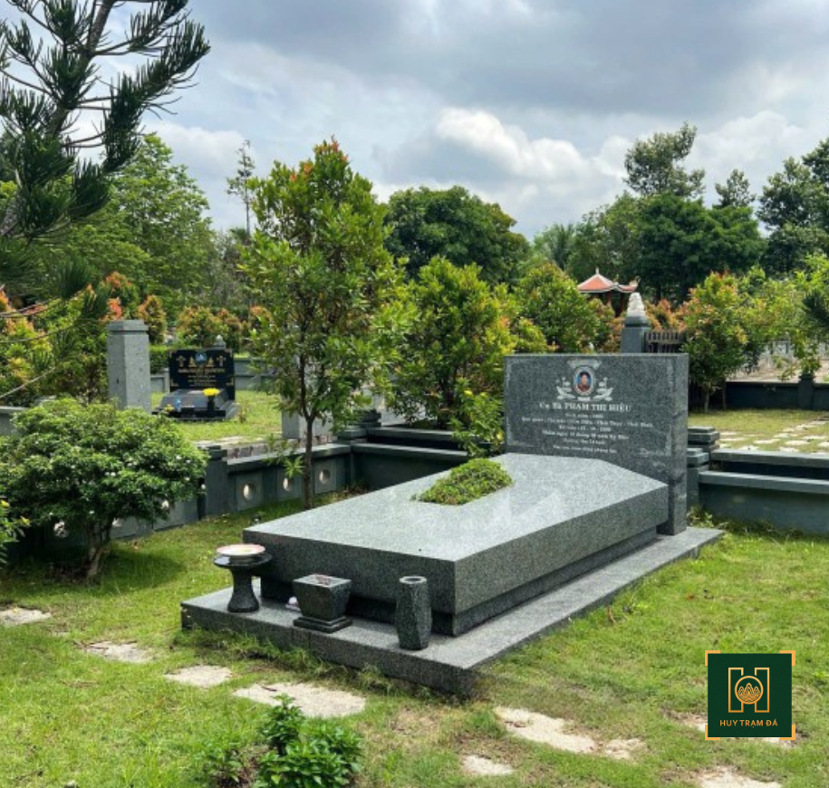 Mẫu Mộ Đá Nguyên Khối Có Bia Granite Md20 - Lăng Mộ Đá Thanh Hóa