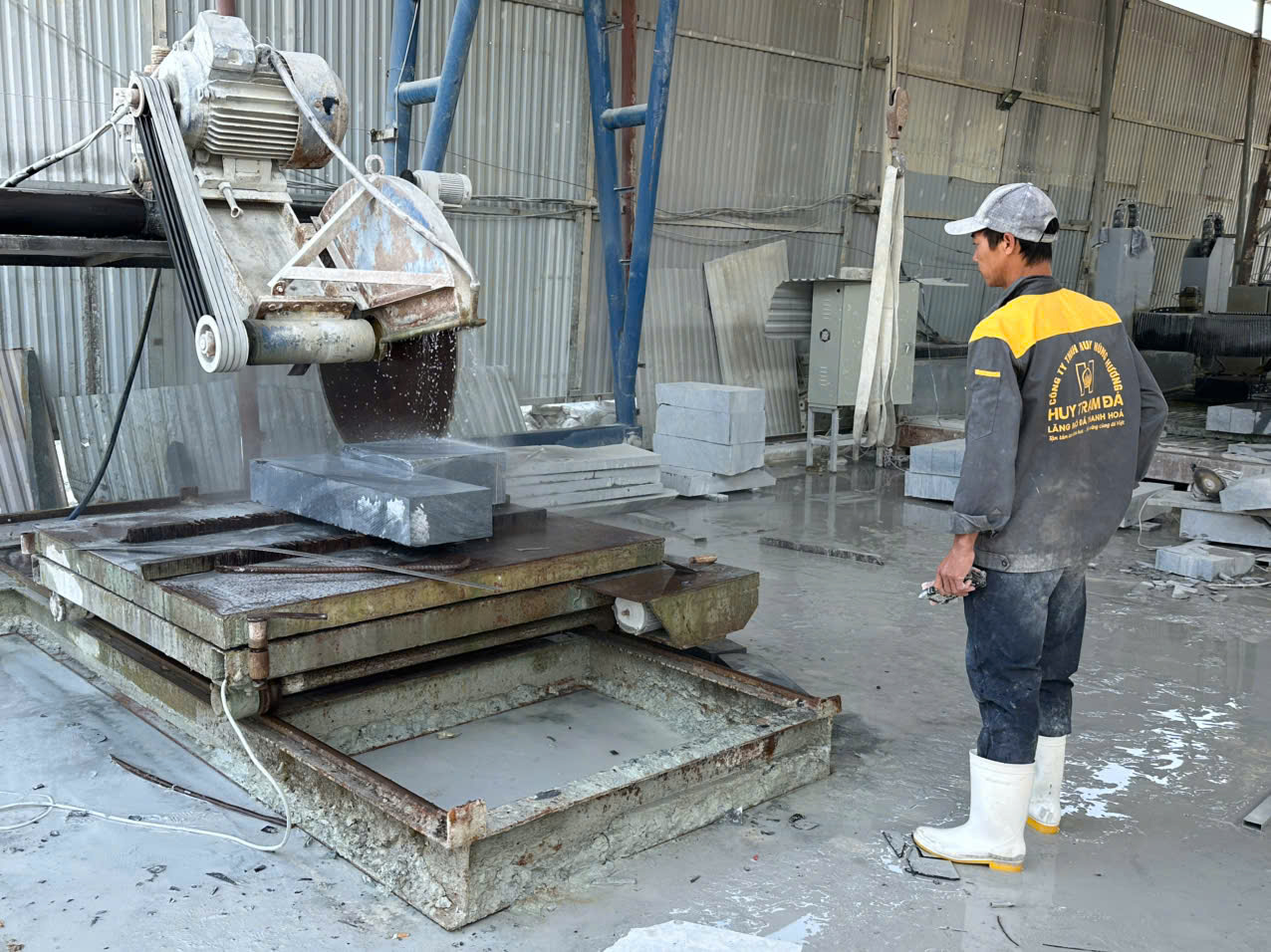 xuong-my-nghe-da-lang-mo-thanh-hoa Xưởng Đá Mỹ Nghệ Lăng Mộ Đá Thanh Hóa - Huy Trạm Đá