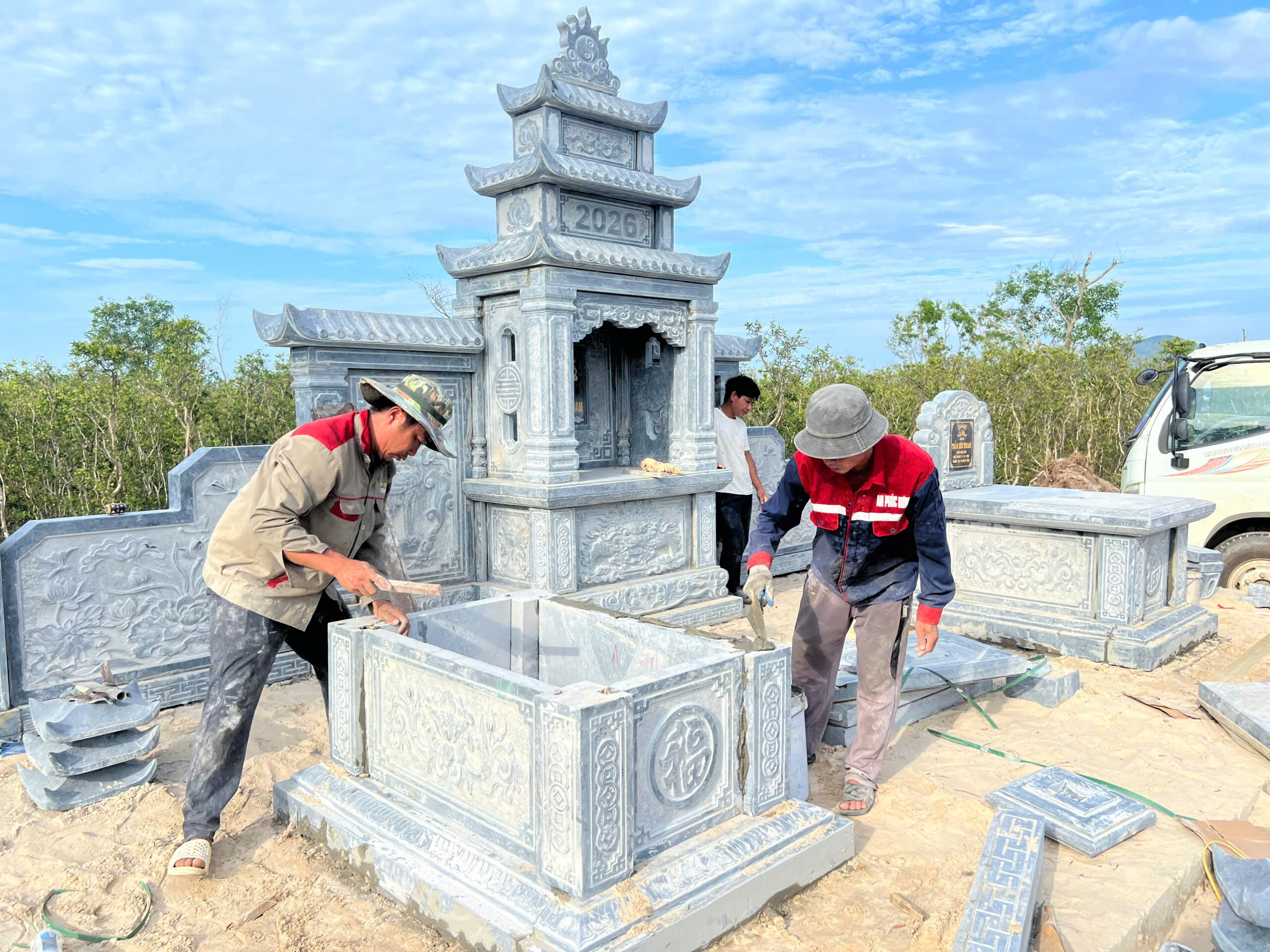 Thiết Kế Thi Công Lăng Mộ Đá Tại Hà Nội - Huy Trạm Đá Xưởng Đá Mỹ Nghệ Chuyên Thi Công Lăng Mộ Đá Xanh Thanh Hóa Trọn Gói Chuẩn Phong Thủy Uy Tại Hà Nội