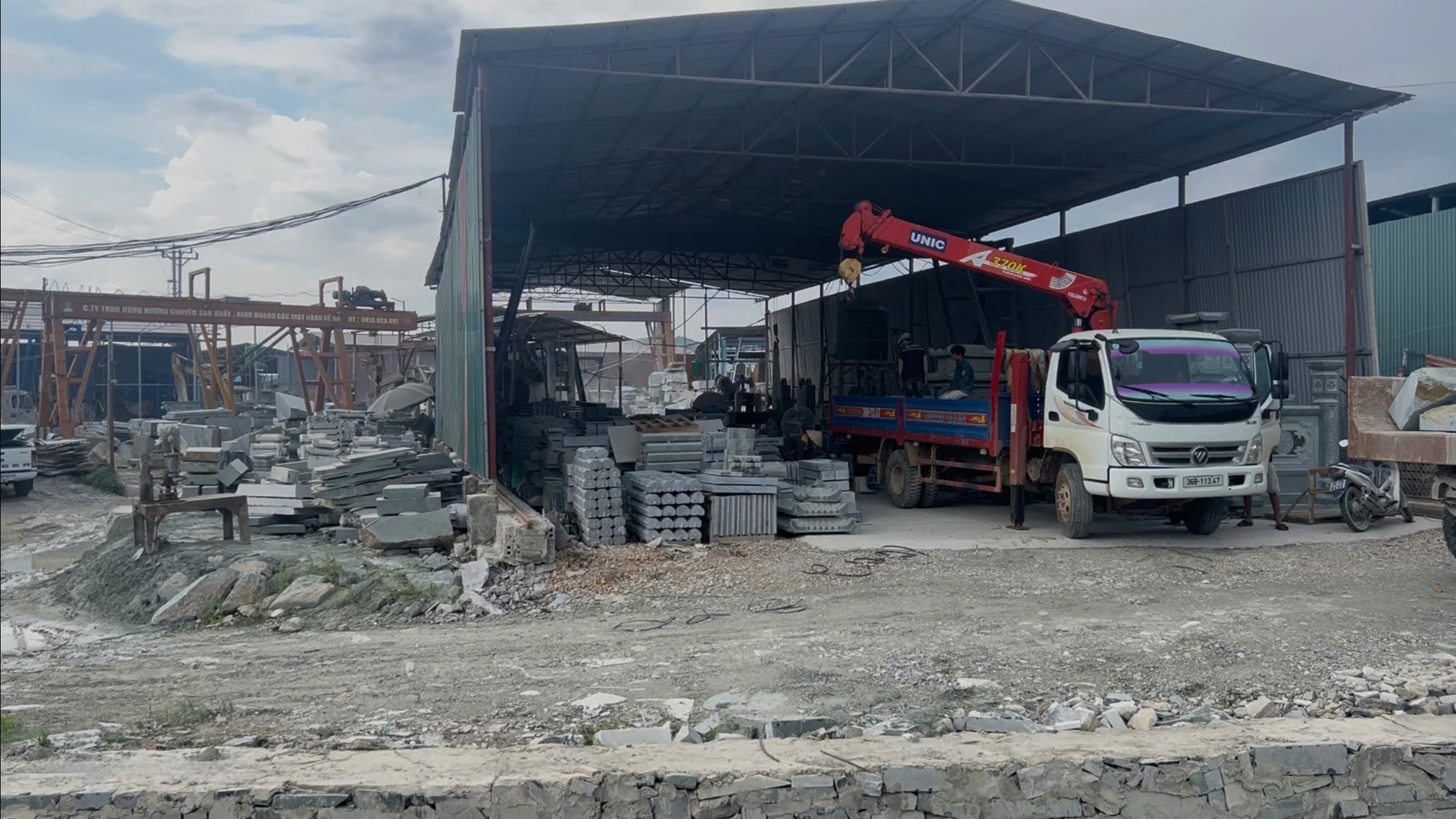 Xưởng Đá Mỹ Nghệ Huy Trạm Đá - Đơn Vị Thi Công Lăng Mộ Đá Uy Tín Tại Thanh Hóa