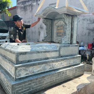Mộ Đá Xanh Rêu Tam Cấp Có Mái MD063 - Lăng Mộ Đá Thanh Hóa