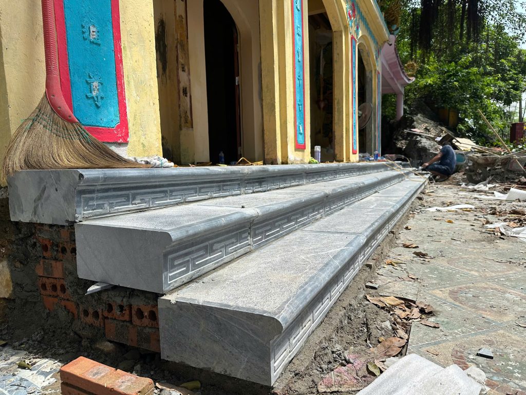 Thi Công Bậc Tam Cấp Đá Tại Nghĩa Trang Liệt Sỹ - Xưởng Đá Mỹ Nghệ Huy Trạm Đá